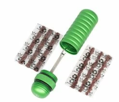 Peaty's Holeshot Tubeless Puncture Plugger Kit -Vélo Boutique de vente 5060541583955PeatysHoleshotTubelessPuncturePluggerKitemerald labelled