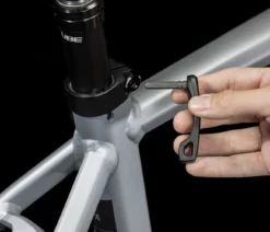 Cube Nuride Hybrid EXC 625 Allroad Polarsilver´n´black -Vélo Boutique de vente 632802 D 02