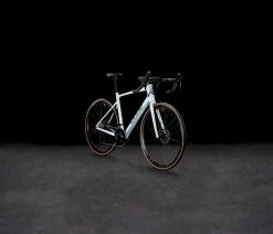 Cube Attain GTC Race Flashwhite´n´black -Vélo Boutique de vente Attain GTC Race flashwhite n black 2