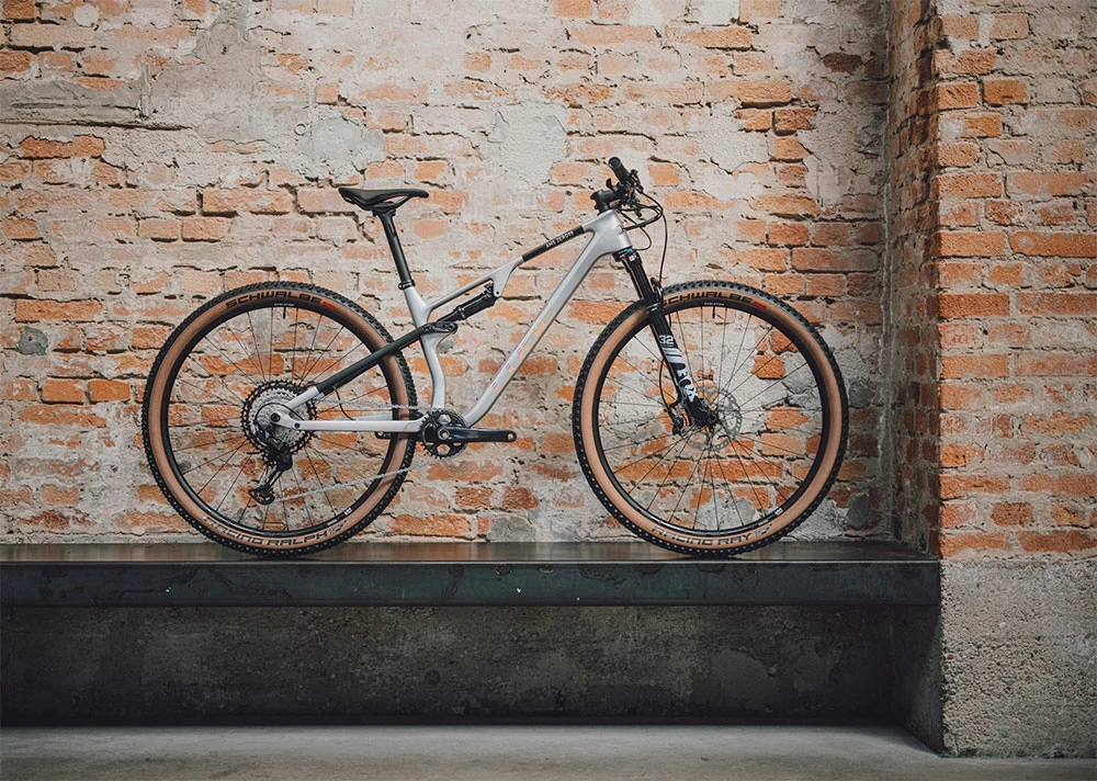 Cube AMS ZERO99 C:68X Race 29 Silver´n´black 5 Cube AMS ZERO99 C:68X Race 29 Silver´n´black – Image 3