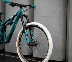 Onza Porcupine TRC 29x2.40 White Edition Folding Tyre -Vélo Boutique de vente DSC00519 1 2400x3000 1