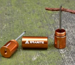 Granite Stash Tire Plug Tubeless Repair Tool 13 Granite Stash Tire Plug Tubeless Repair Tool -Vélo Boutique de vente GRANITE GTP19 12 STASH Tire Plug Bild 4ivrYHag7Hggrm