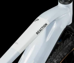 Cube Reaction Hybrid Pro 625 Flashwhite´n´black -Vélo Boutique de vente Reaction Hybrid Pro 625 flashwhite n black 634112 1