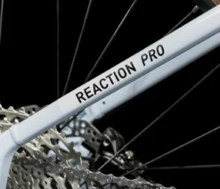 Cube Reaction Hybrid Pro 750 Easy Entry Flashwhite´n´black -Vélo Boutique de vente Reaction Hybrid Pro 750 Easy Entry flashwhite n black 634113 4