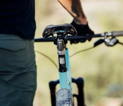 ROCKSHOX Tige De Selle Reverb AXS A1 170 Vario -Vélo Boutique de vente RockShox Reverb AXS 00 5018 122 002 4