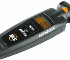 SKS Germany Airchecker - Manomètre Numérique De Pression D'air 9 SKS Germany Airchecker - Manomètre Numérique De Pression D'air -Vélo Boutique de vente SKS Airchecker 10001 3