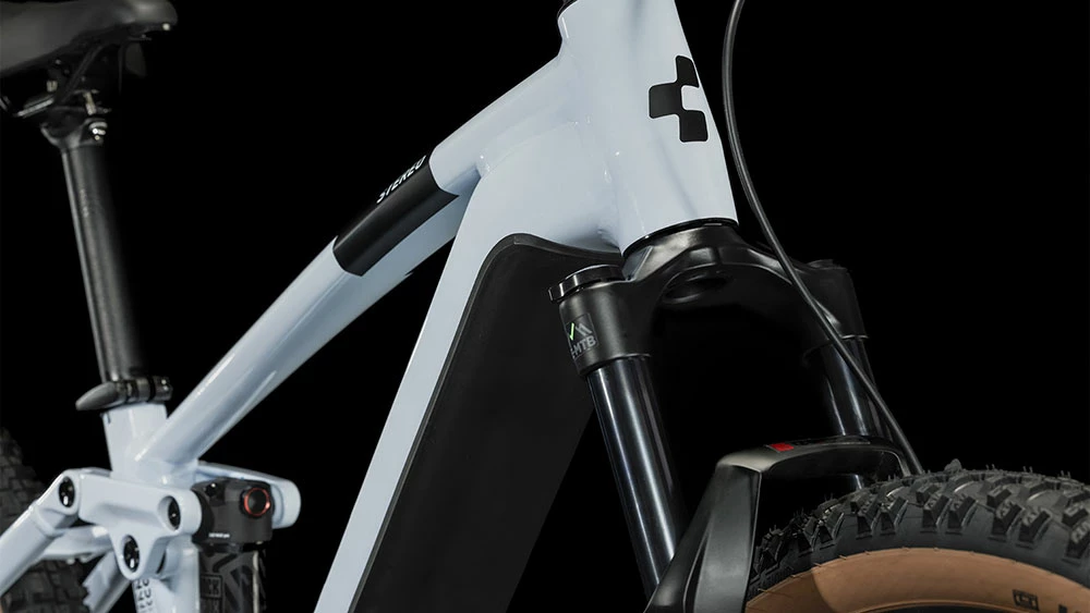 Cube Stereo Hybrid 120 Pro 750 Flashwhite´n´black 8 Cube Stereo Hybrid 120 Pro 750 Flashwhite´n´black – Image 6