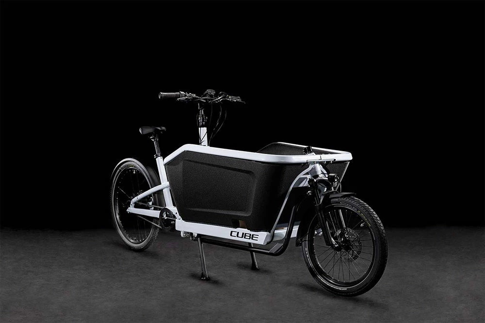 Cube Cargo Hybrid 500 Flashwhite´n´black 4 Cube Cargo Hybrid 500 Flashwhite´n´black – Image 2