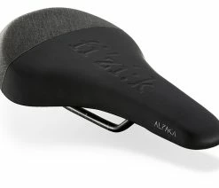 Fizik Selle Gravita Alpaca X5 + Porte-outils -Vélo Boutique de vente gravita alpaca saddle with carrier tools kit 4 fizik integrated multitools system 1