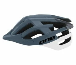 Casque One MTB Race Gris Blanc -Vélo Boutique de vente mtb race gris blanc 3 700x700 1